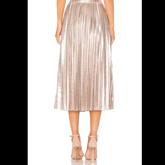 COPY - 1. State metallic pleated skirt flash silver. - Picture 2 of 11
